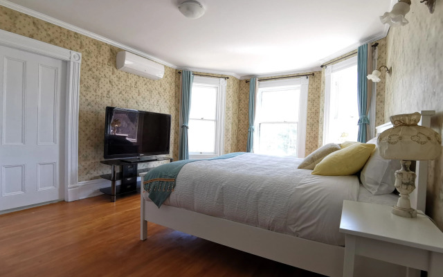 By The River Bed&breakfast