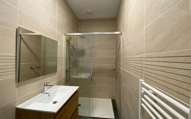 Holiday Home in Kerfany Near Beaches & Trails