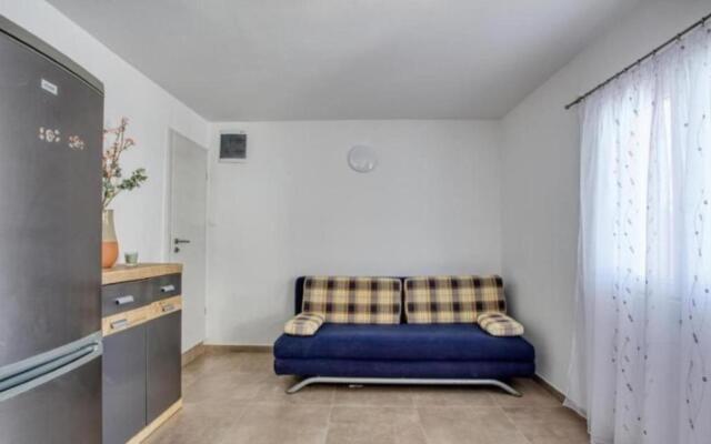 Mirka - With Heated Pool - H