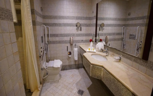 Dar Al Eiman Royal Hotel