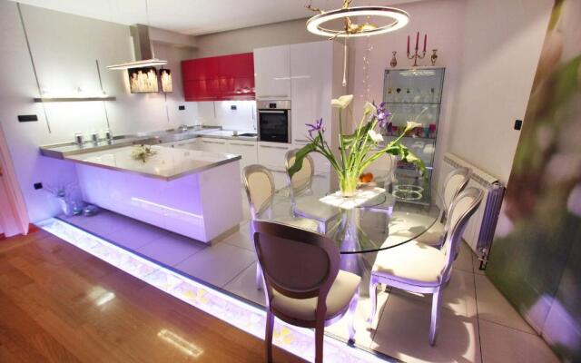 Domus Apartments