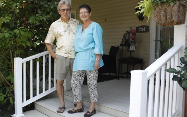 LakeBreeze Niagara Bed & Breakfast