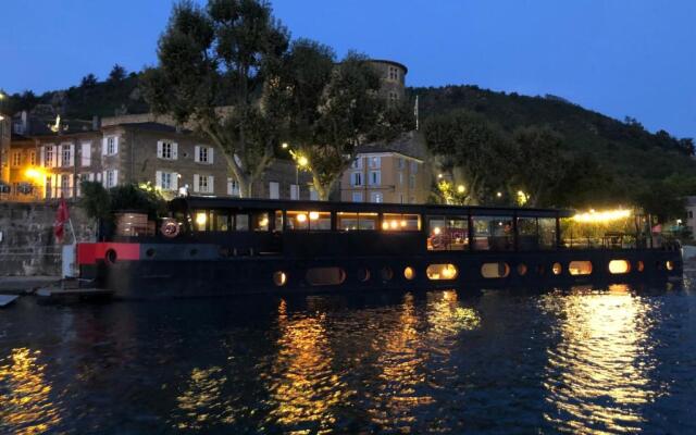 LA PENICHE - Bed And Bicycle - Tournon