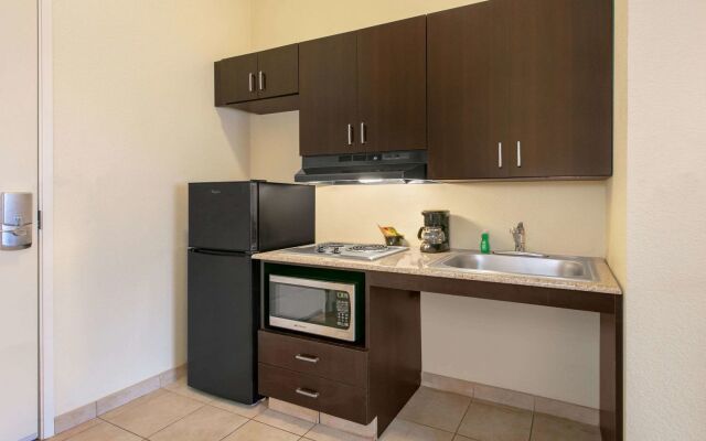 Spark by Hilton Longview