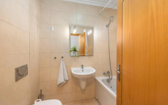 Central Penthouse Apartment w Seaview