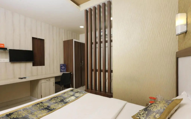 Hotel Emerald Manor by OYO Rooms