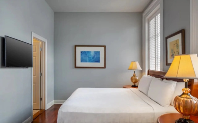 New Orleans Courtyard Hotel and Suites by the French Quarter