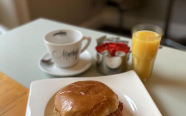 Mannings Hotel