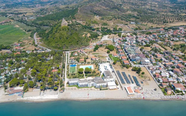 Eleamare Resort