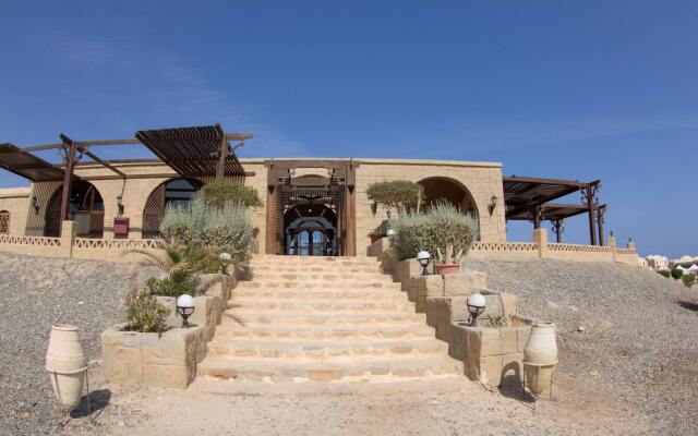 Marsa Nakari Village