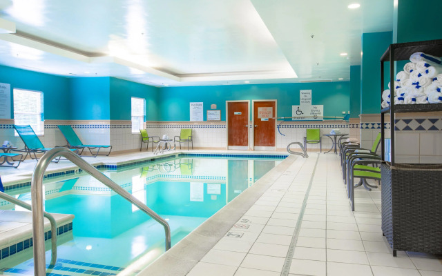 Holiday Inn Express & Suites Williamsburg by IHG