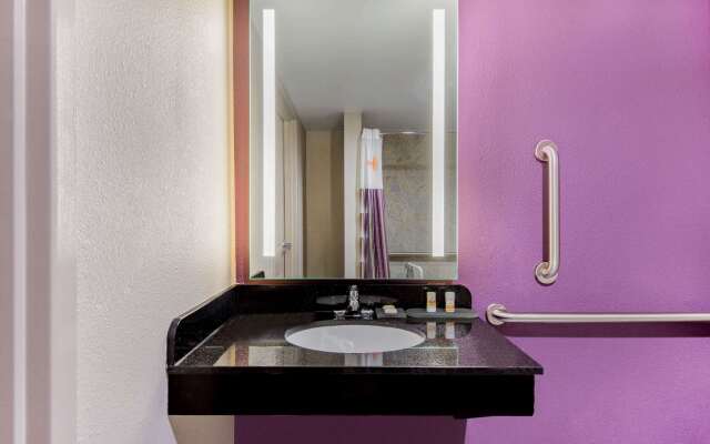 La Quinta Inn by Wyndham West Long Branch/NJ Shore Area