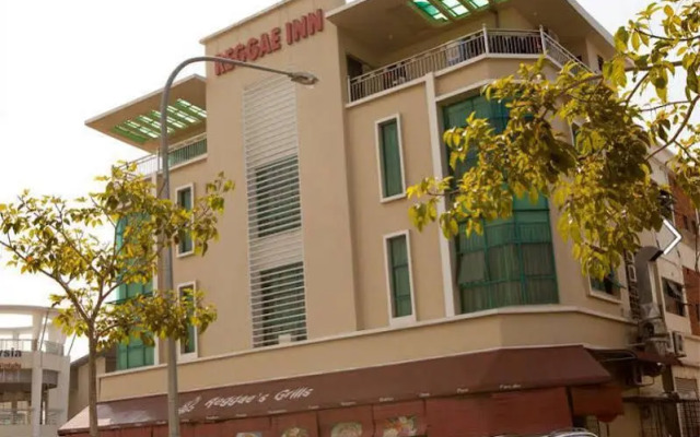 OYO 90375 Reggae Inn