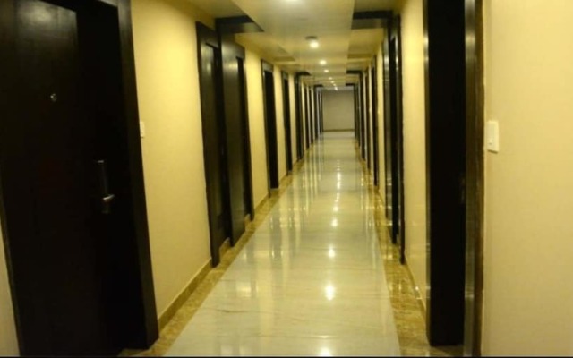 Hotel East West
