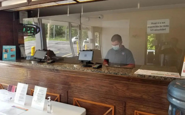 Econo Lodge Coliseum