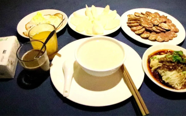 Mount Emei Happy Hotel