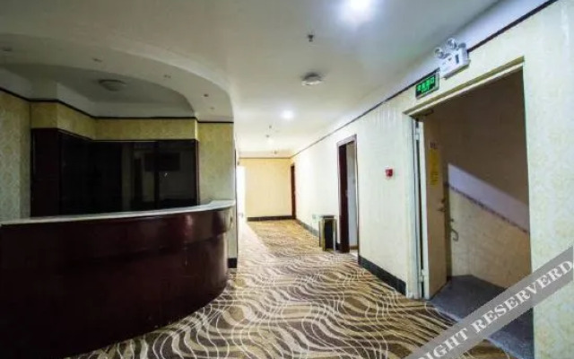 Hyatt Regency Hotel (Houhua Night Market)