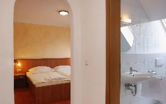 Hotel - Restaurant ZORBAS