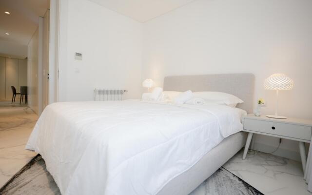 Sea Side Luxury Apartment