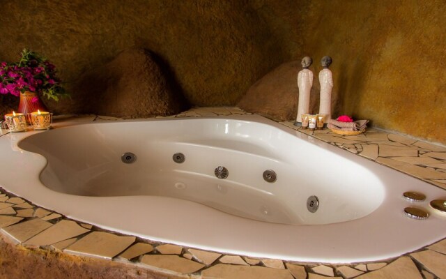 Antbear Drakensberg Lodge