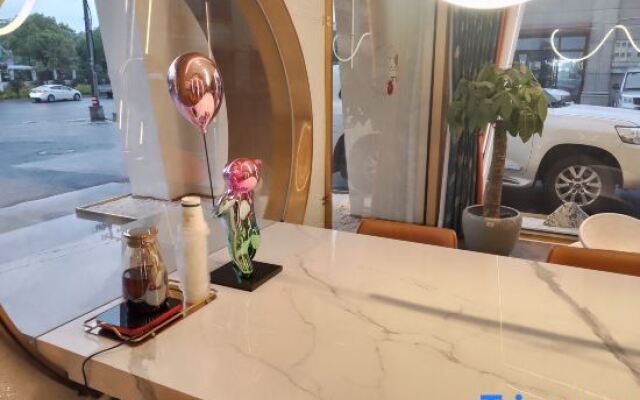 Yongkang Junpin Hotel