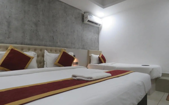 OYO 7077 Reegate Inn