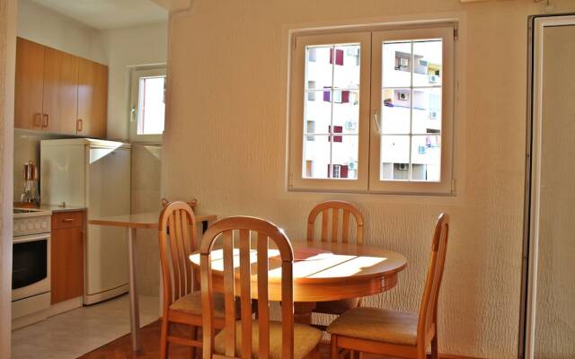 Sunny Family Apartment