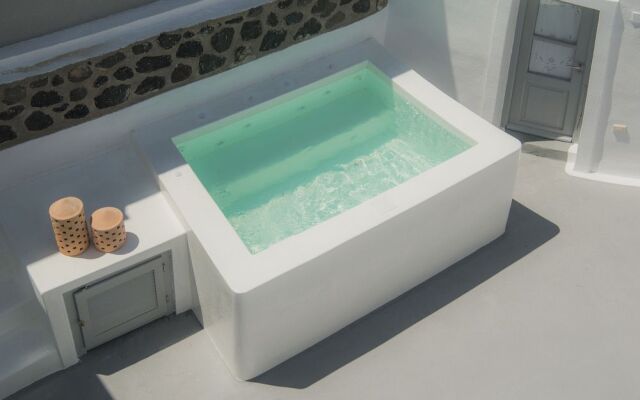 Aqua Serenity Luxury Suites - Adults Only