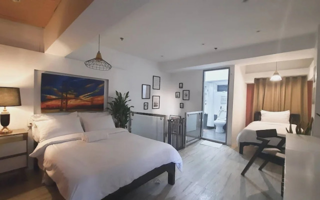 L1 Twin Bed Staycation in Bonifacio Global City