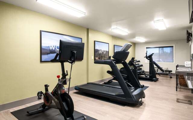 Oxford Suites Redding