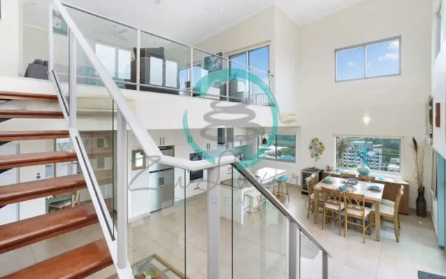 Pinnacle Penthouse Escape Panoramic Views Pool