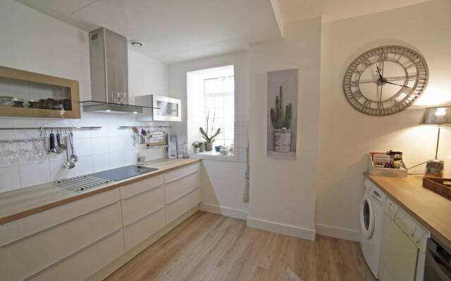 Spacious T3 of 150m2 - Place des Quinconces