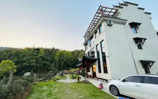 Tonglu Lingyuan Drunken Court Homestay