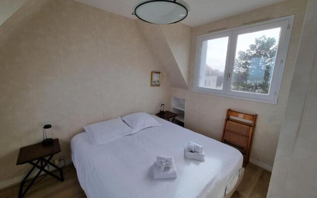 Beautiful Flat On The Water