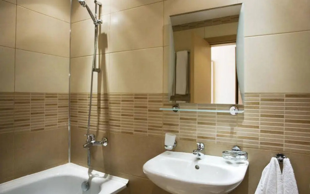 Oasis Park Hotel
