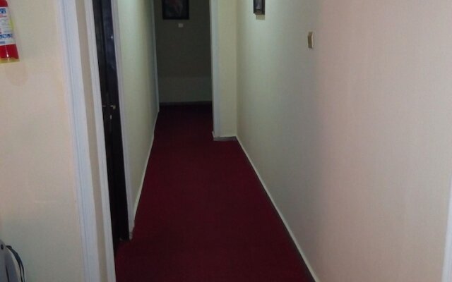 Laurintin Rose Hotel