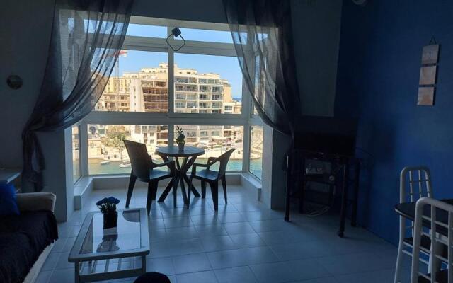 Spinola Bay Sea Front Apt 6