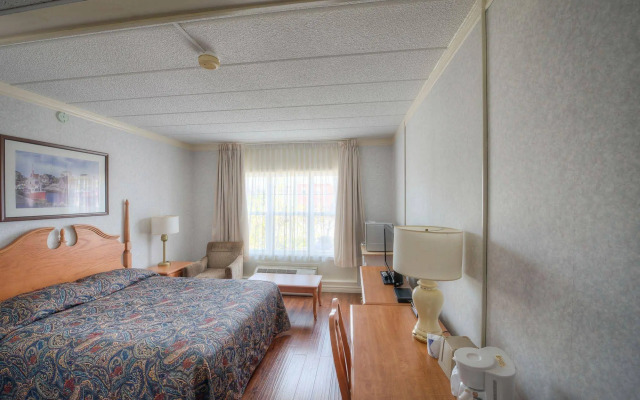 Claymore inn & Suites