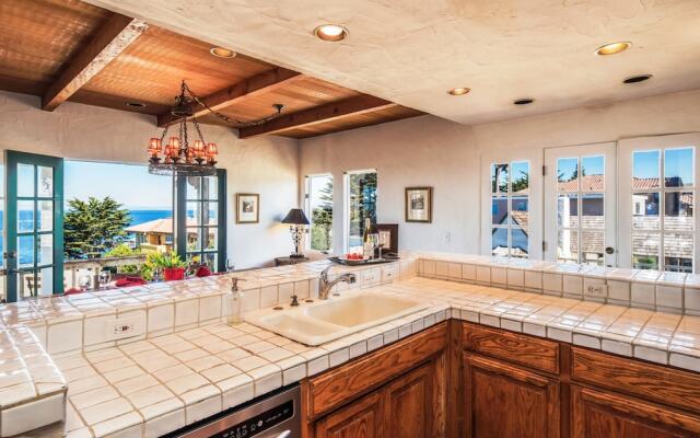 3263 Villa by the Sea