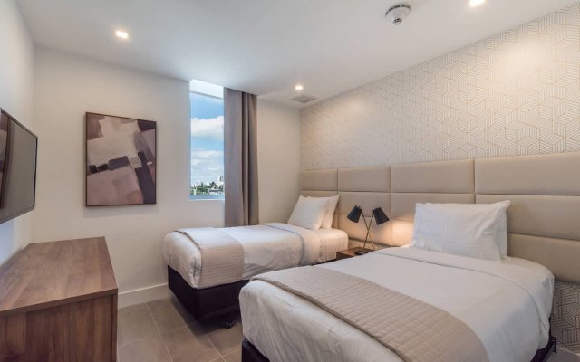 Luxury 2 bedroom apt in South Beach 402