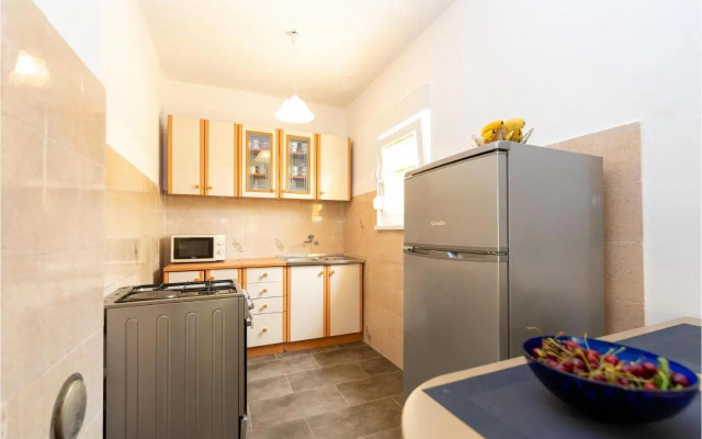 Four-Bedroom Holiday home Krusevo with Sea View 05