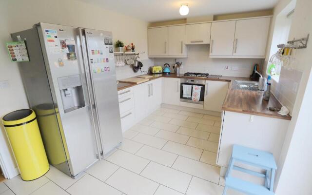 EasyTravel Luxury NEC/Airport 3 beds House
