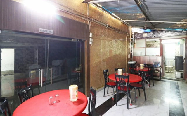 Collection O 5043 Ratnakar Days' Inn
