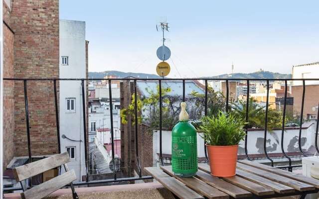 Pleasant Studio With Balcony Close to Camp Nou - Barcelona !