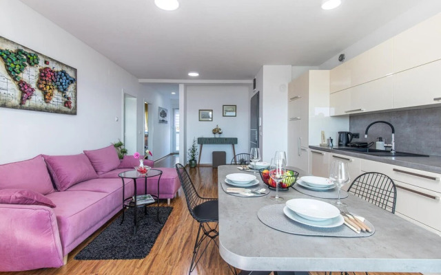 Beautiful Apartment in Crikvenica With Wifi and 2 Bedrooms