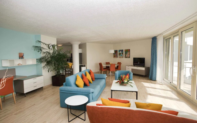 Royal Islander Resort La Plage