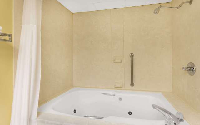 Baymont by Wyndham Fayetteville