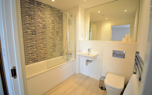 Kennet House Superior Serviced Apartment