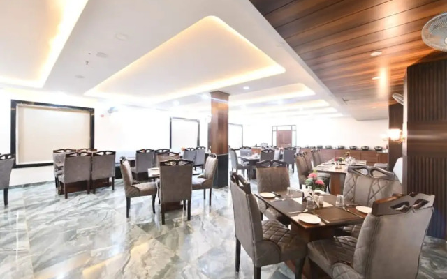 Click Hotel Narayana
