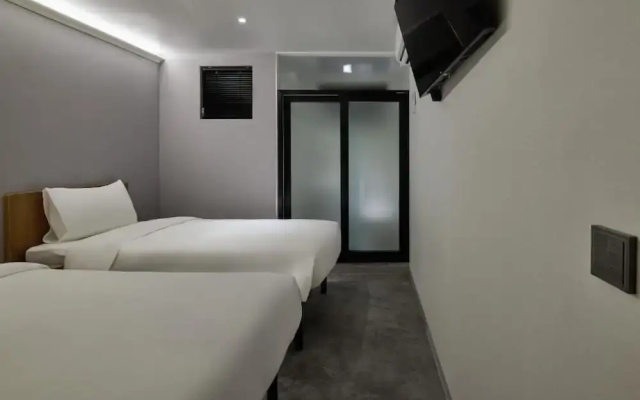 Halfrest Hostel Jongno Insa